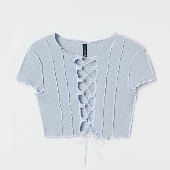 BLUE LACED DETAILED CROP TOP. - Picture 3 of 4